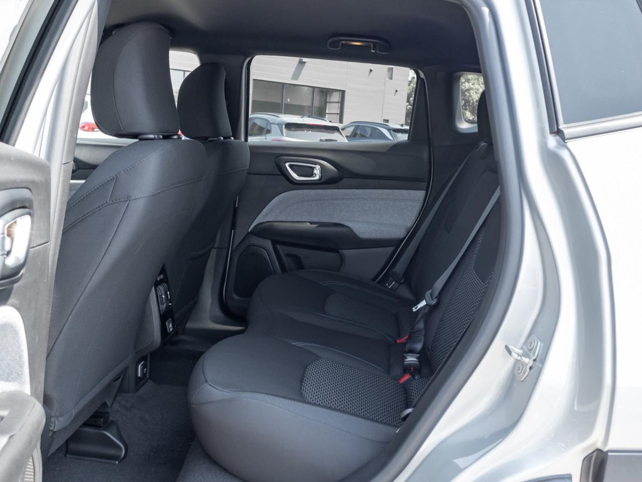 2025 Jeep Compass Sport Photo