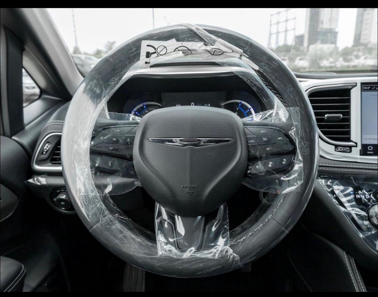 2024 Chrysler Pacifica Hybrid Premium S Appearance 2WD Photo