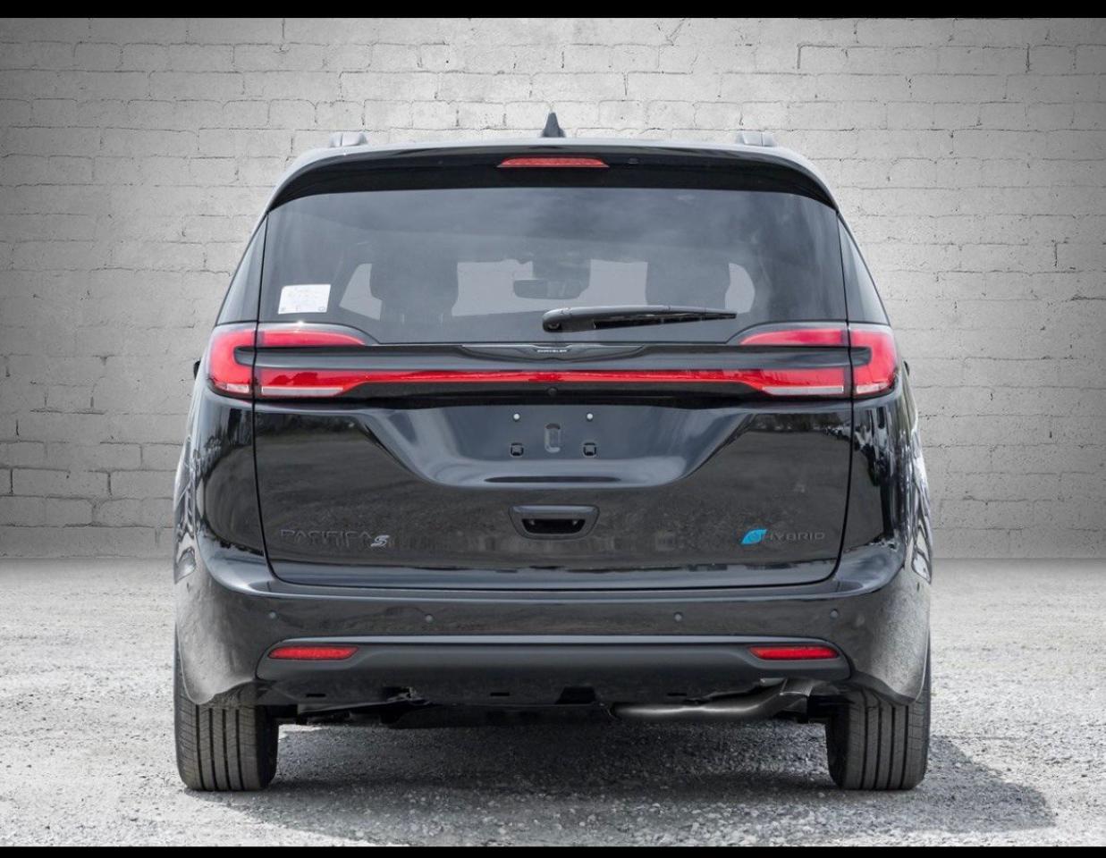 2024 Chrysler Pacifica Hybrid Premium S Appearance 2WD Photo