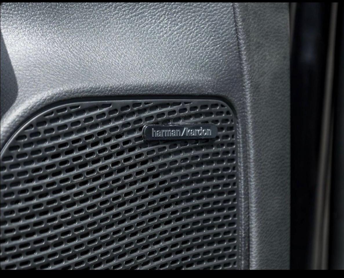 2024 Chrysler Pacifica Hybrid Premium S Appearance 2WD Photo