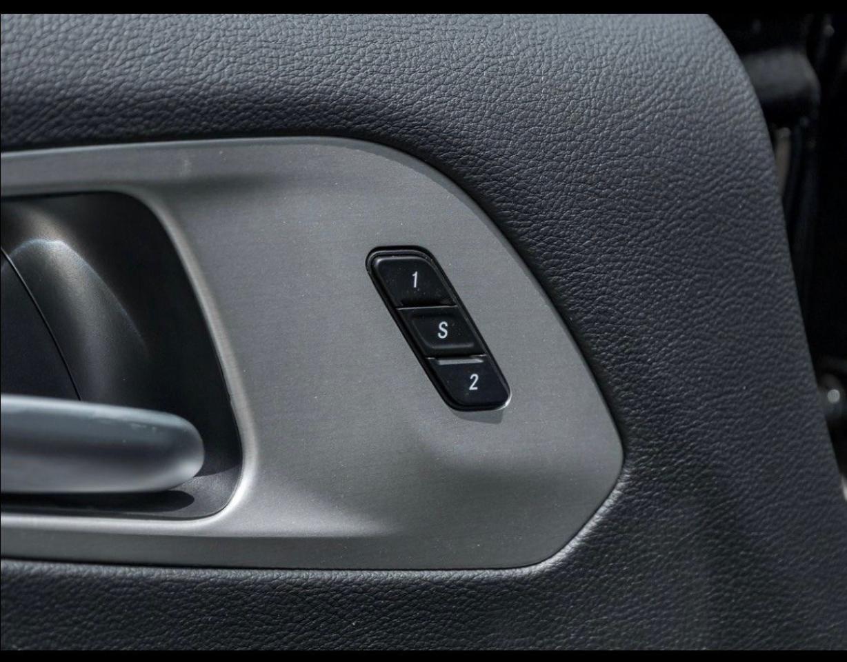 2024 Chrysler Pacifica Hybrid Premium S Appearance 2WD Photo