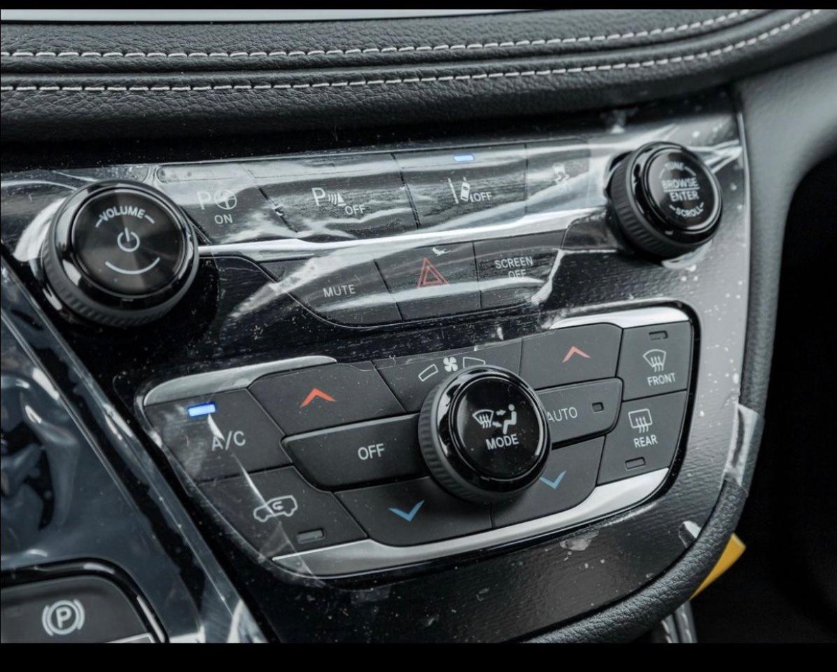 2024 Chrysler Pacifica Hybrid Premium S Appearance 2WD Photo