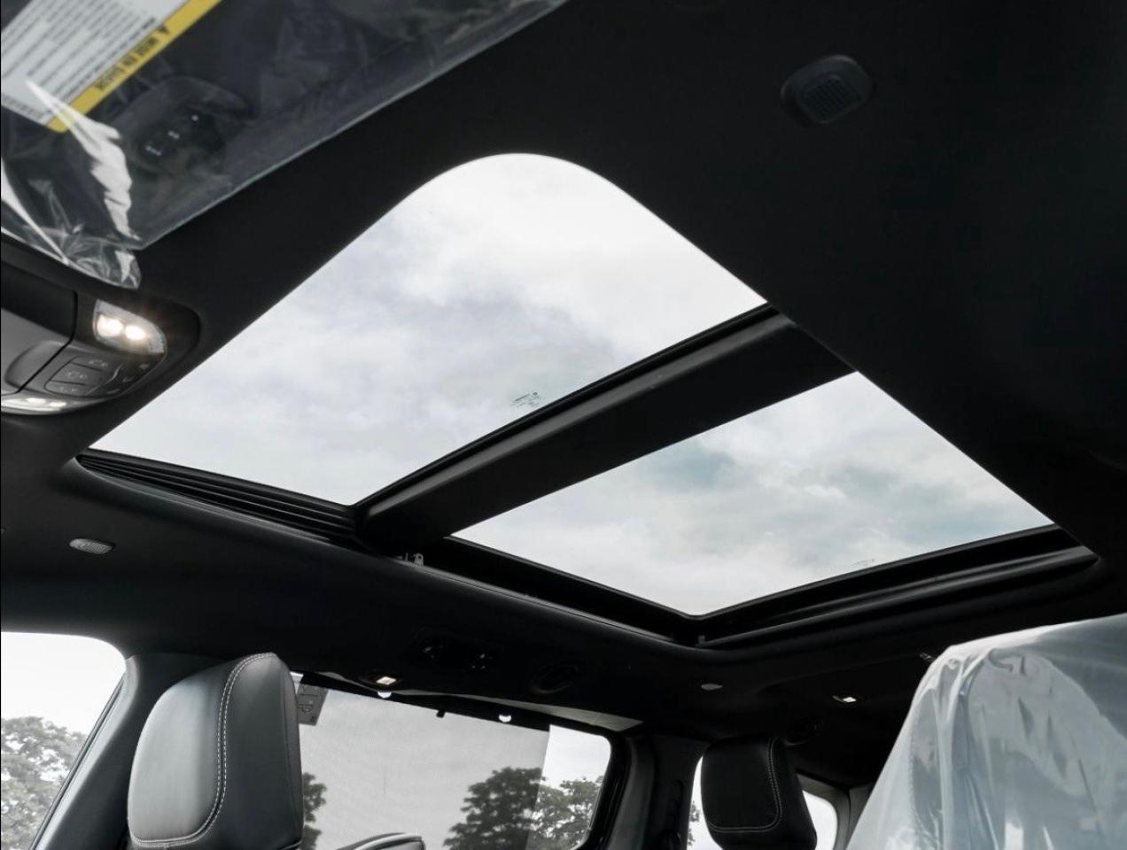 2024 Chrysler Pacifica Hybrid Premium S Appearance 2WD Photo