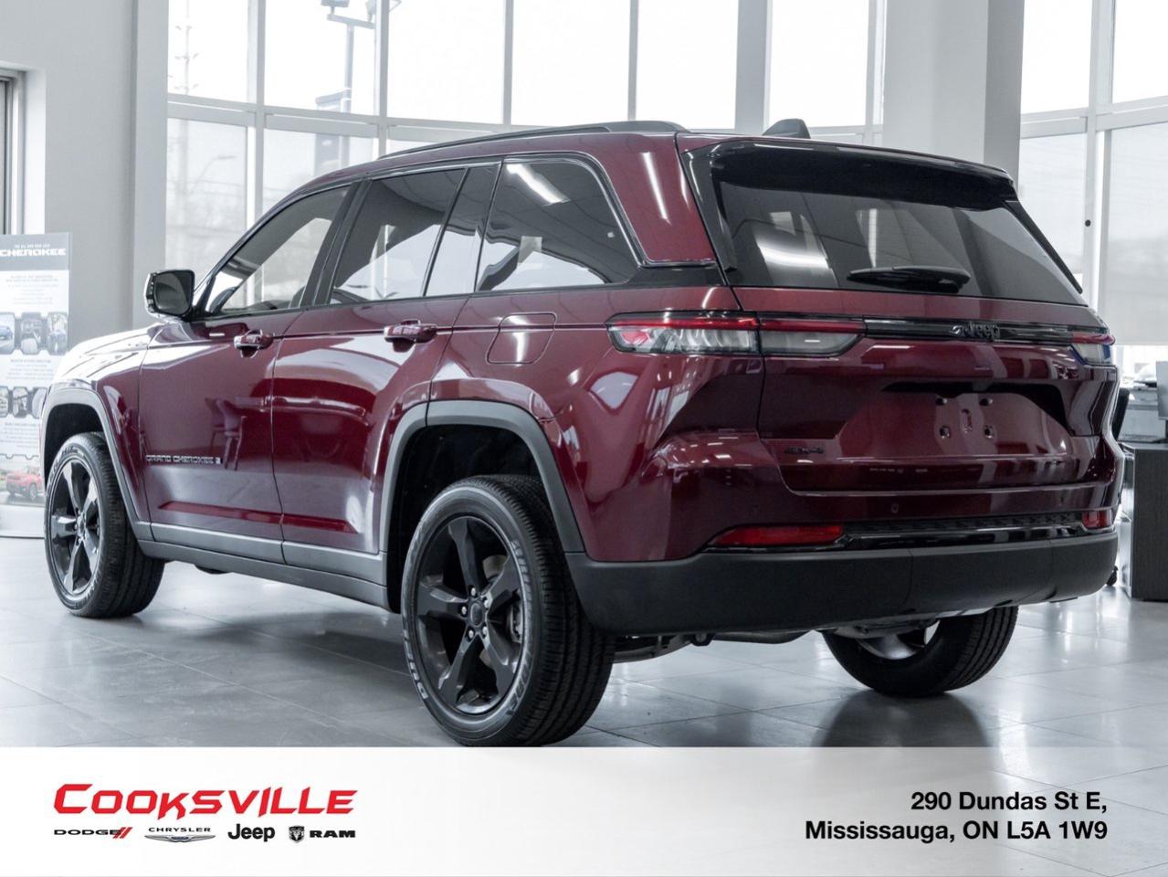 2025 Jeep Grand Cherokee Laredo Altitude Photo