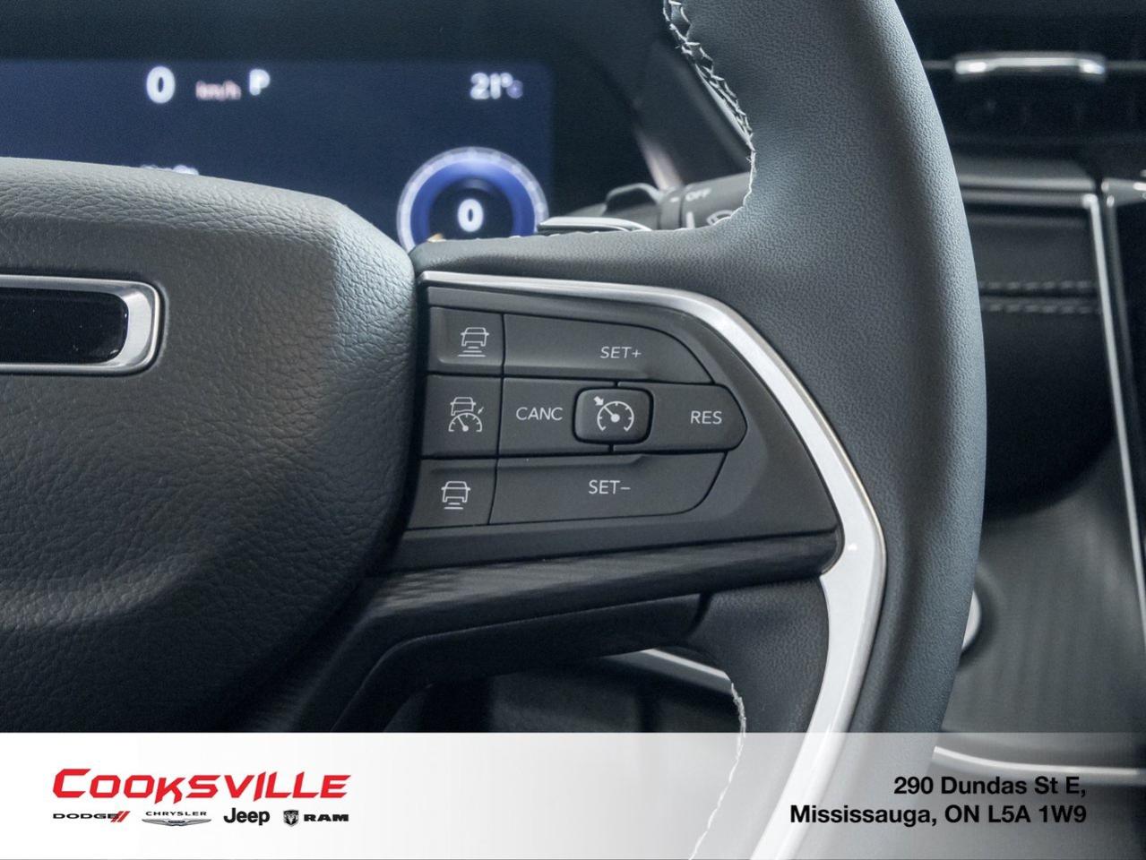 2025 Jeep Grand Cherokee Laredo Altitude Photo