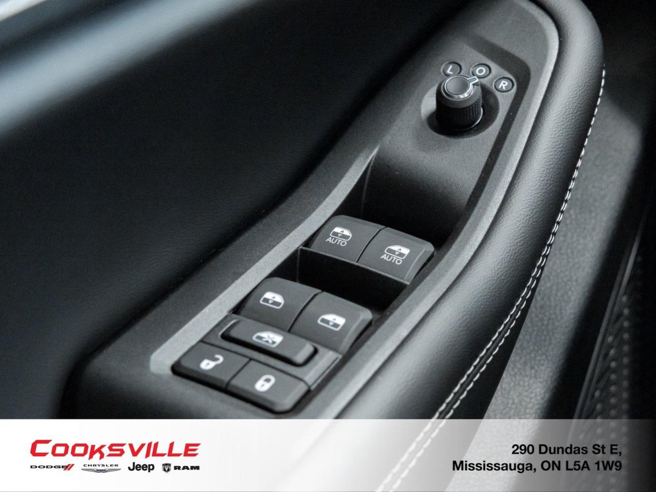 2025 Jeep Grand Cherokee Laredo Altitude Photo