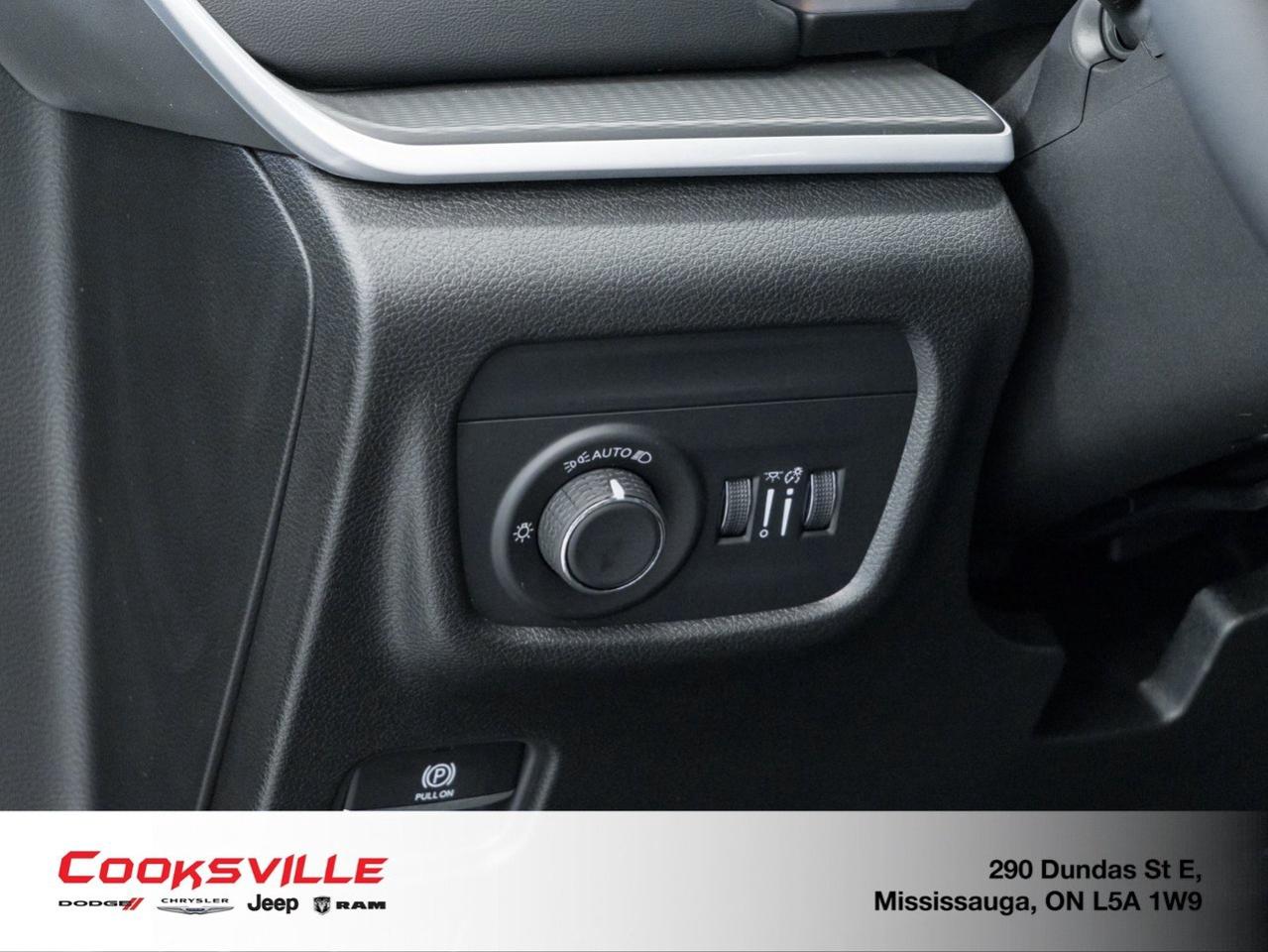 2025 Jeep Grand Cherokee Laredo Altitude Photo