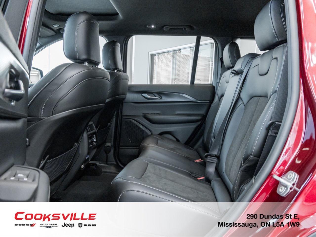 2025 Jeep Grand Cherokee Laredo Altitude Photo