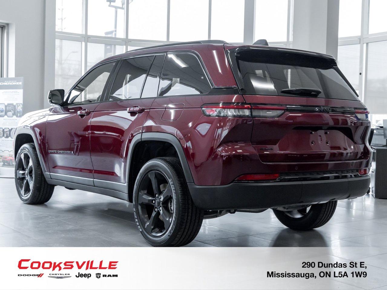 2025 Jeep Grand Cherokee Laredo Altitude Photo4