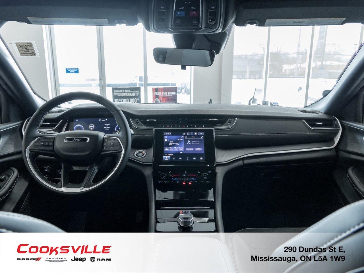 2025 Jeep Grand Cherokee Laredo Altitude Photo