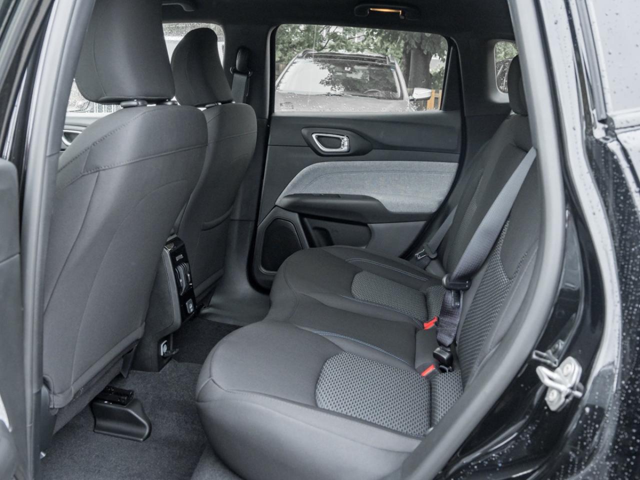 2025 Jeep Compass Sport Photo