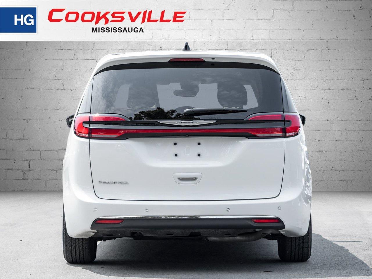 2024 Chrysler Pacifica TOURING-L FWD Photo