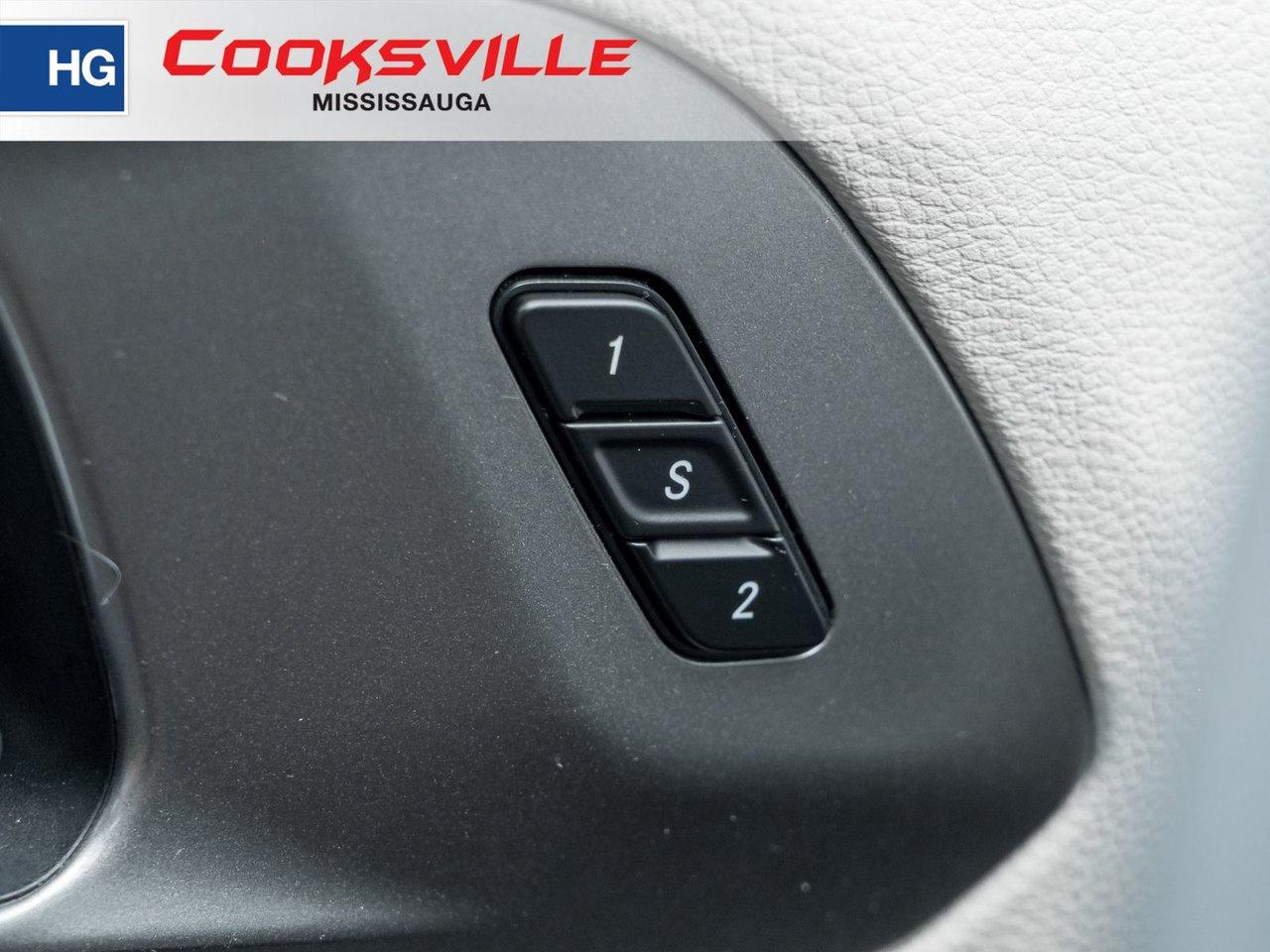 2024 Chrysler Pacifica TOURING-L FWD Photo