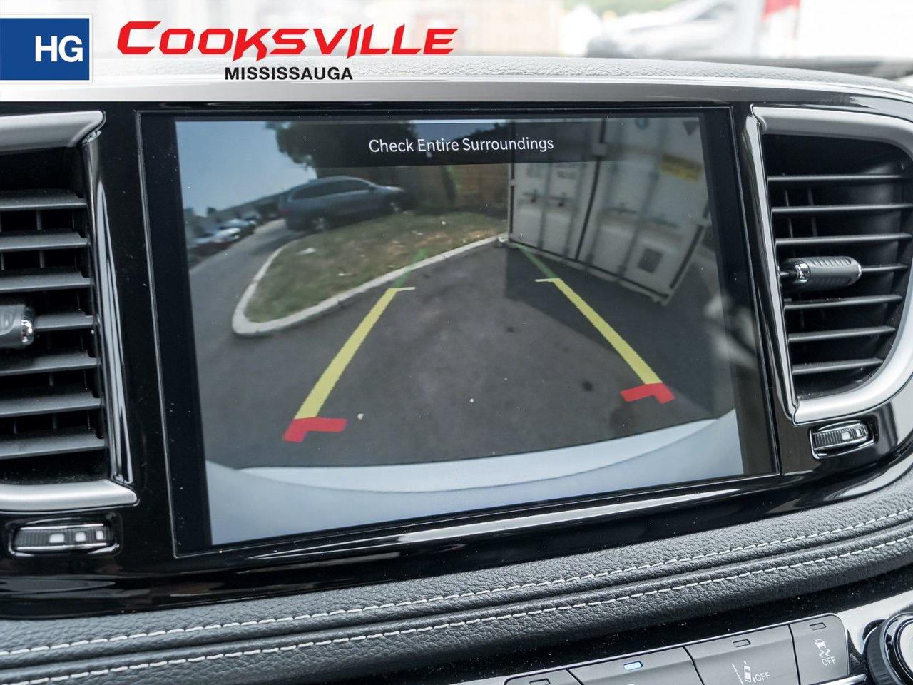 2024 Chrysler Pacifica TOURING-L FWD Photo