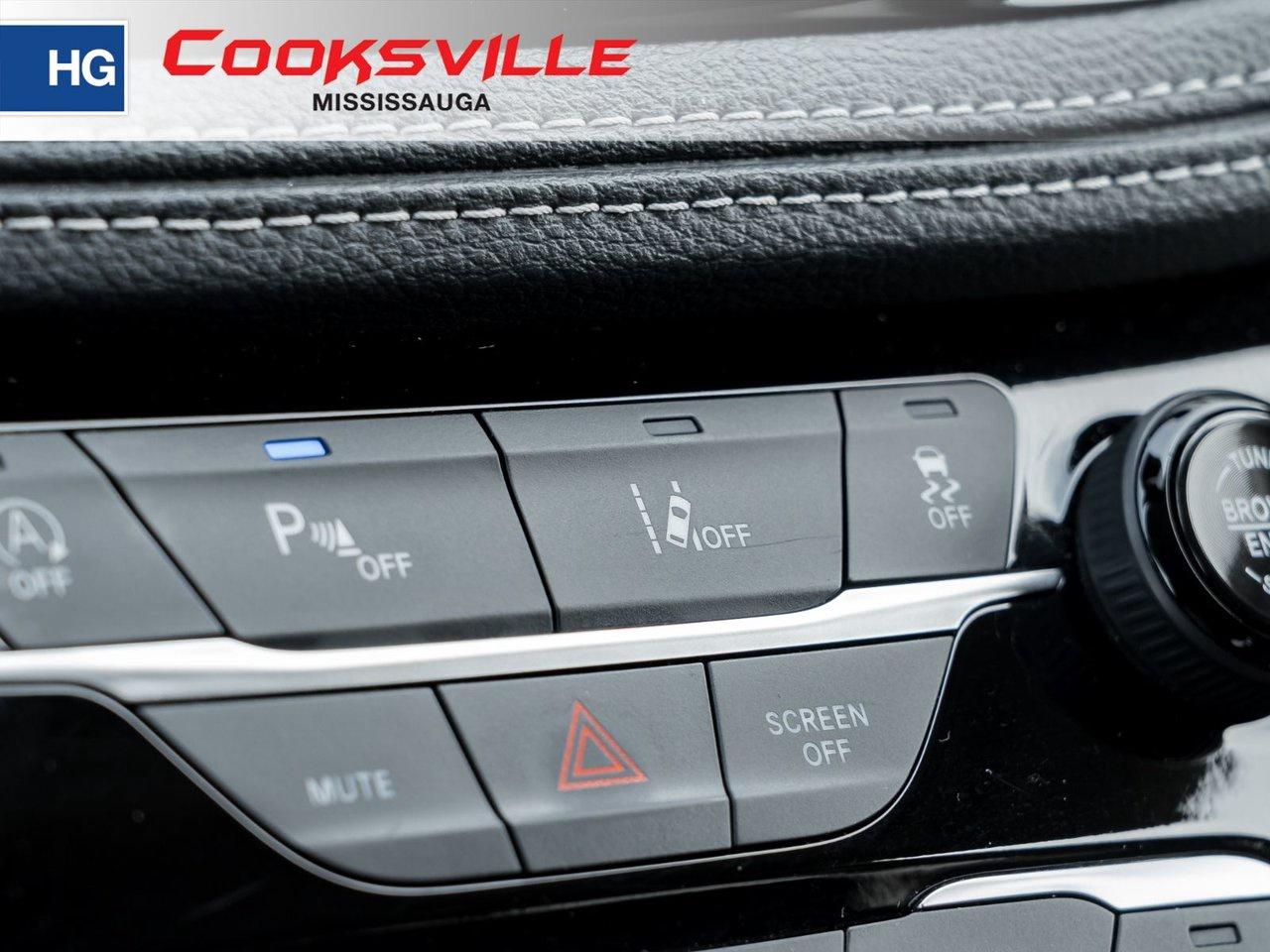 2024 Chrysler Pacifica TOURING-L FWD Photo