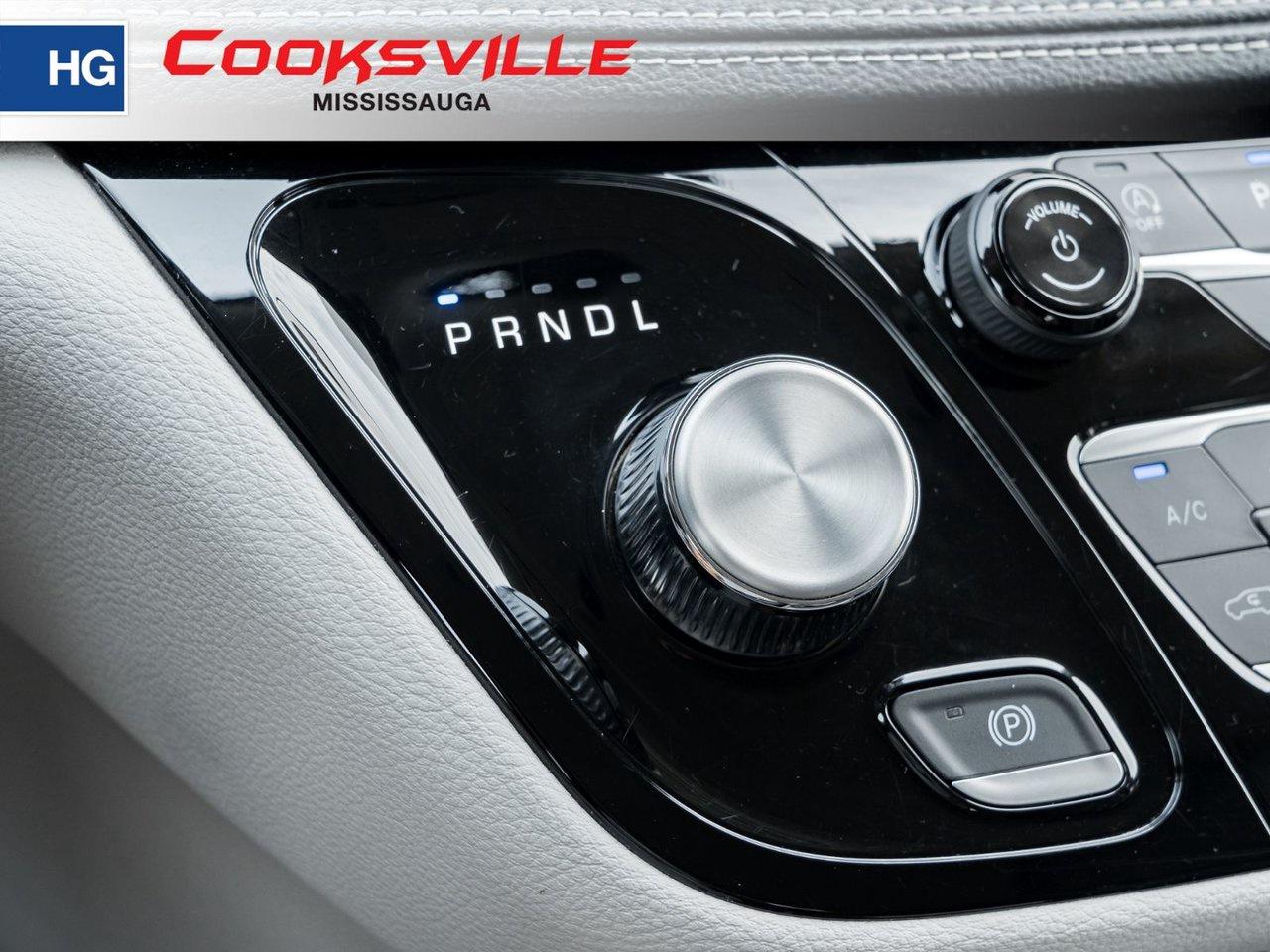 2024 Chrysler Pacifica TOURING-L FWD Photo