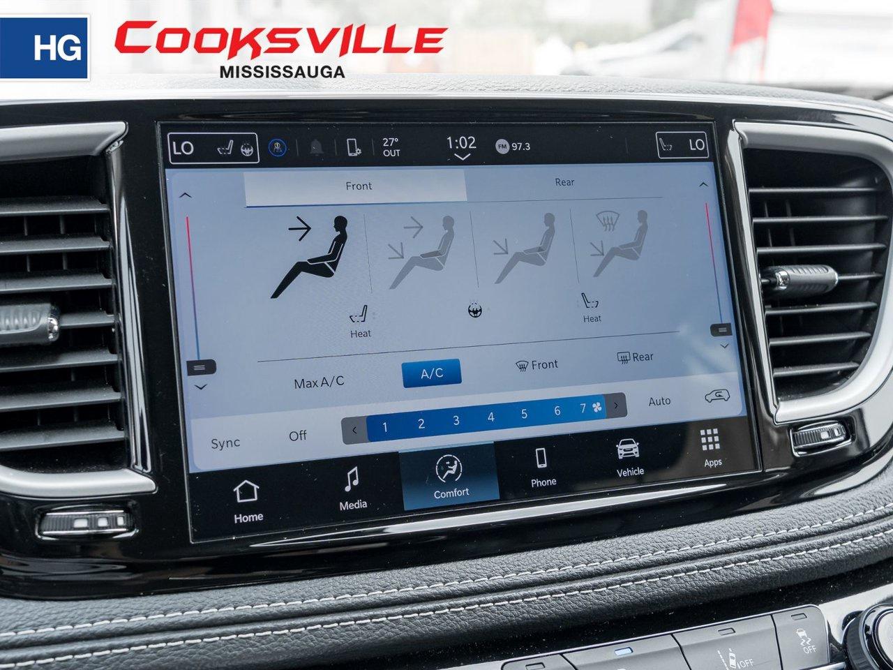 2024 Chrysler Pacifica TOURING-L FWD Photo