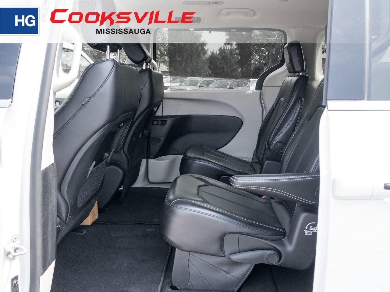 2024 Chrysler Pacifica TOURING-L FWD Photo