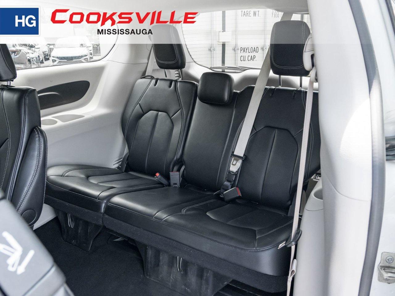 2024 Chrysler Pacifica TOURING-L FWD Photo