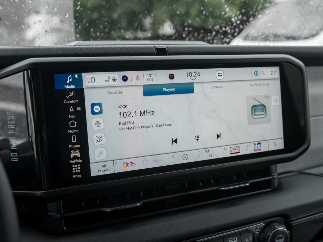 2025 Jeep Wrangler 4-Door SAHARA Photo