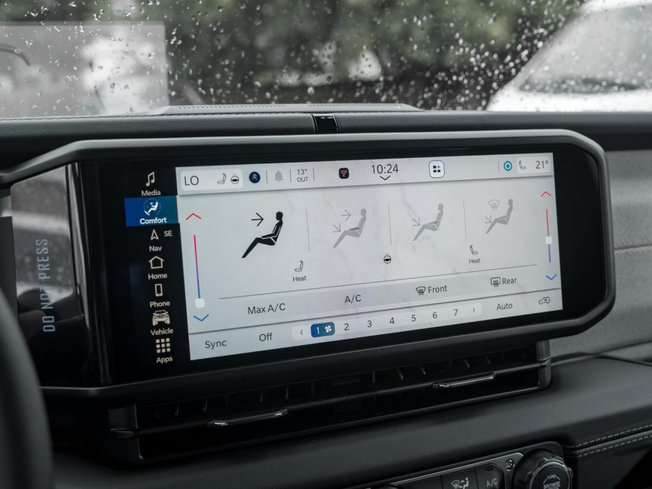 2025 Jeep Wrangler 4-Door SAHARA Photo