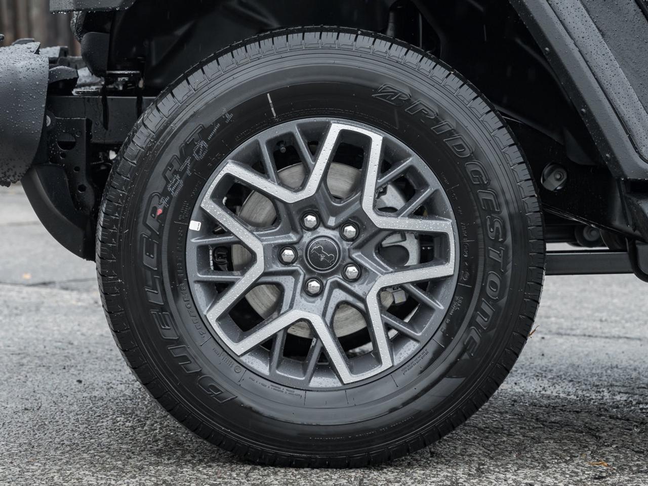 2025 Jeep Wrangler 4-Door SAHARA Photo