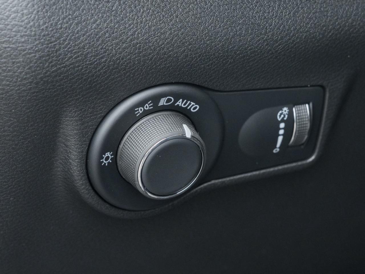 2025 Jeep Compass Sport Photo