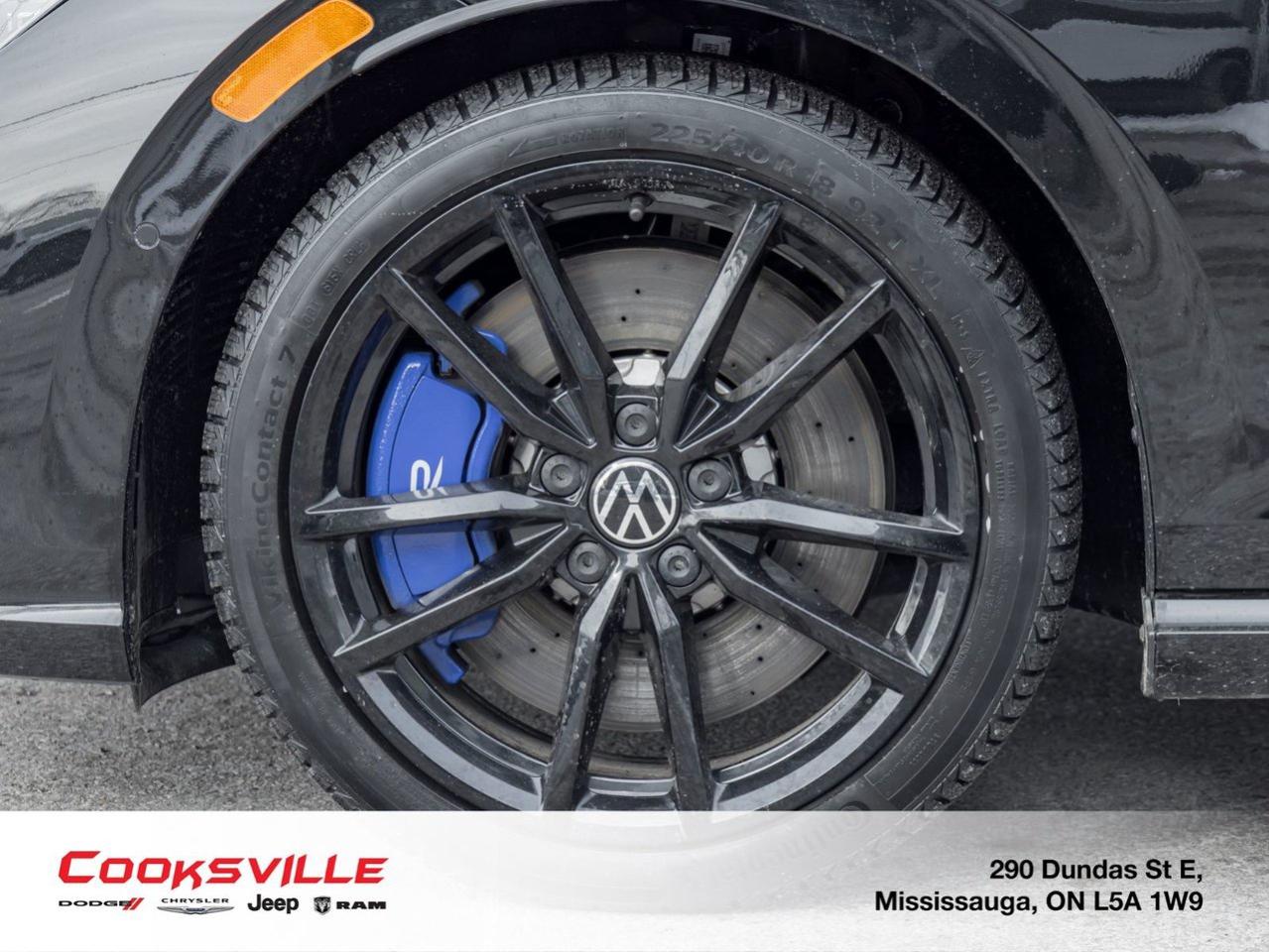 2024 Volkswagen Golf R 2.0T 7Sp at DSG w/Tip Photo