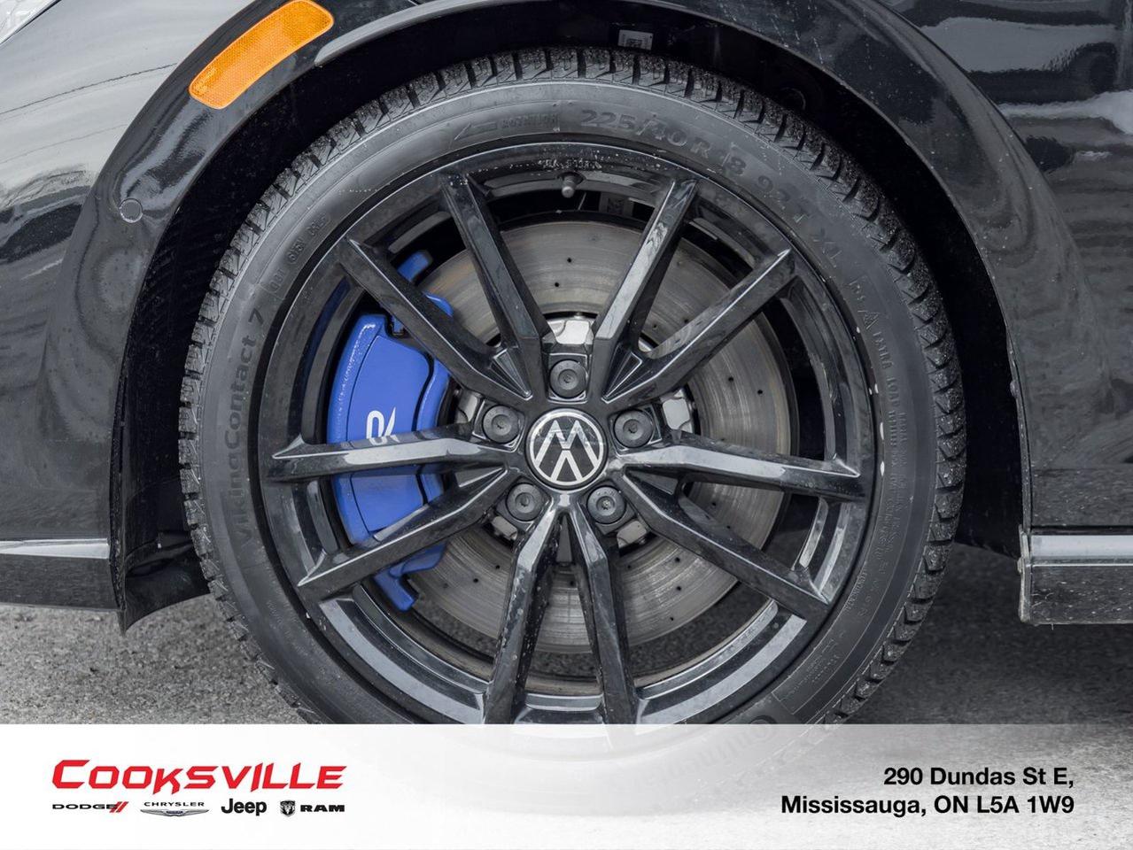 2024 Volkswagen Golf R 2.0T 7Sp at DSG w/Tip Photo