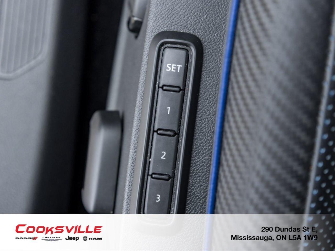 2024 Volkswagen Golf R 2.0T 7Sp at DSG w/Tip Photo