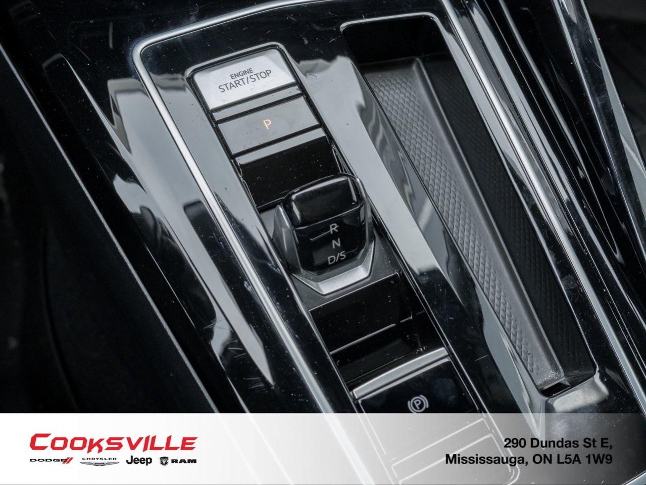 2024 Volkswagen Golf R 2.0T 7Sp at DSG w/Tip Photo