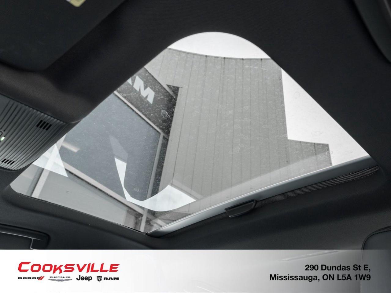 2024 Volkswagen Golf R 2.0T 7Sp at DSG w/Tip Photo