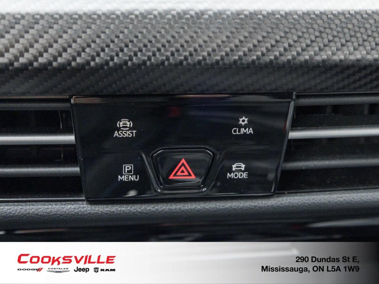 2024 Volkswagen Golf R 2.0T 7Sp at DSG w/Tip Photo