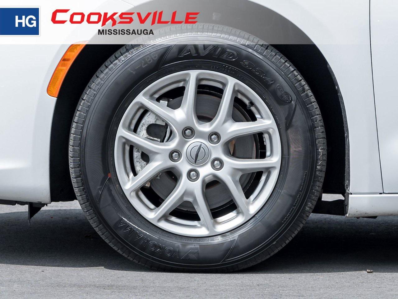 2024 Chrysler Pacifica TOURING-L FWD Photo