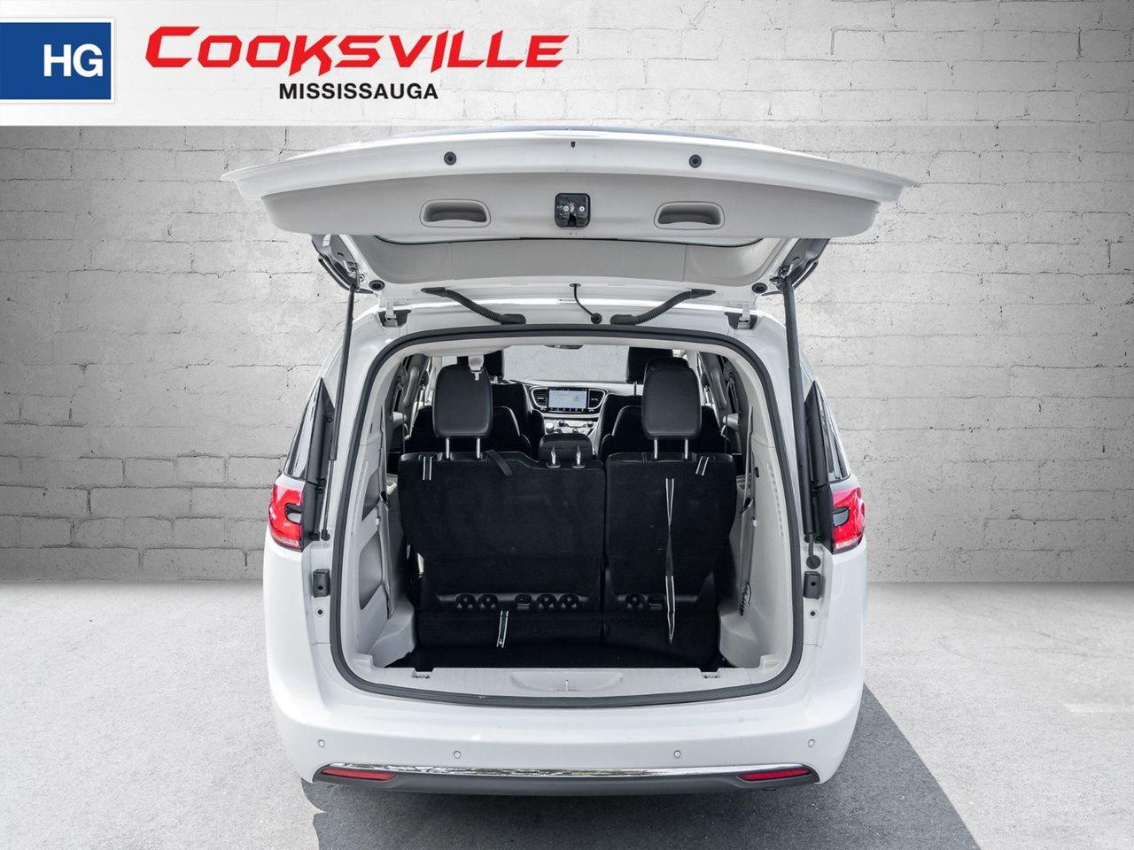 2024 Chrysler Pacifica TOURING-L FWD Photo