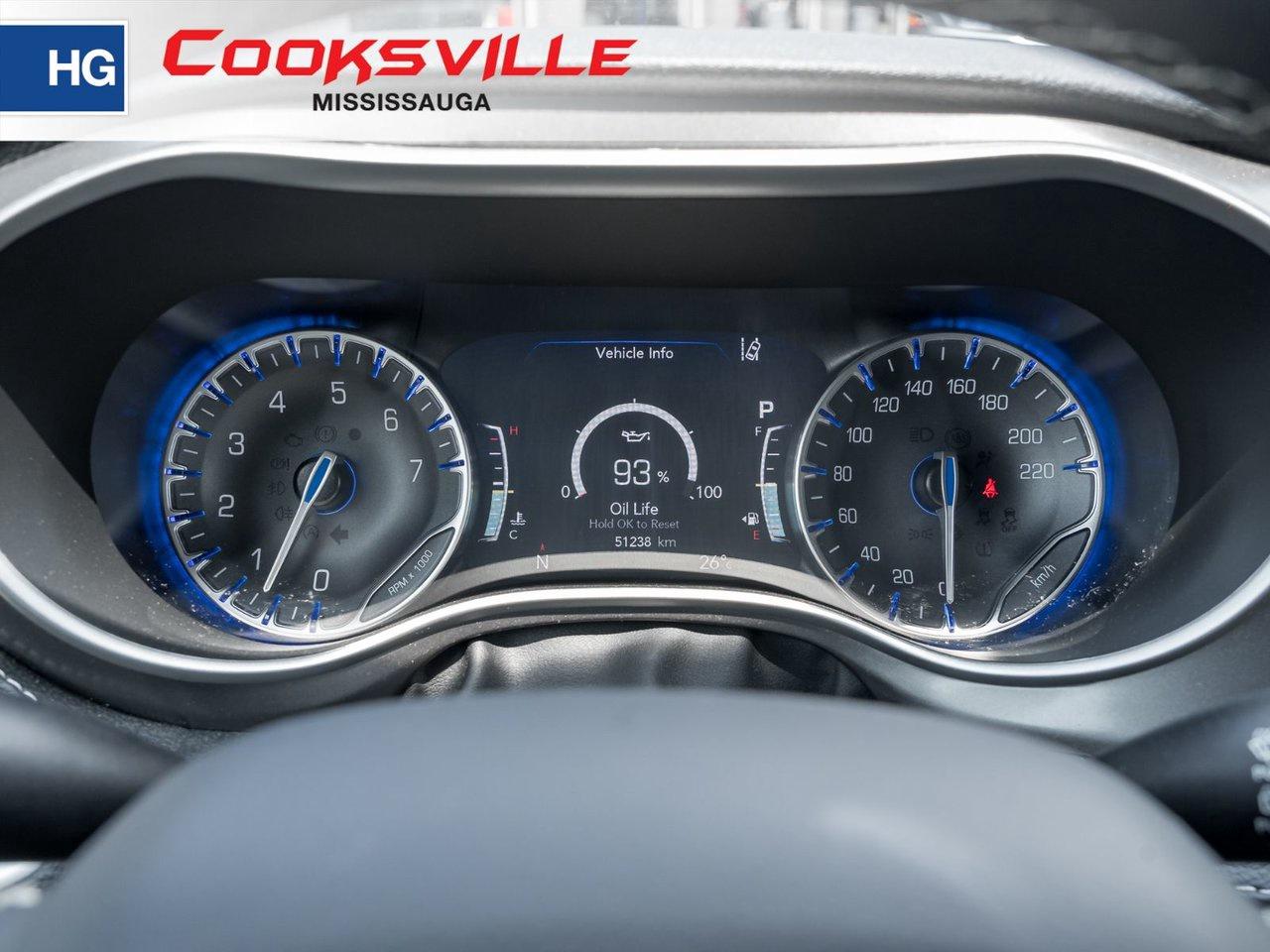 2024 Chrysler Pacifica TOURING-L FWD Photo