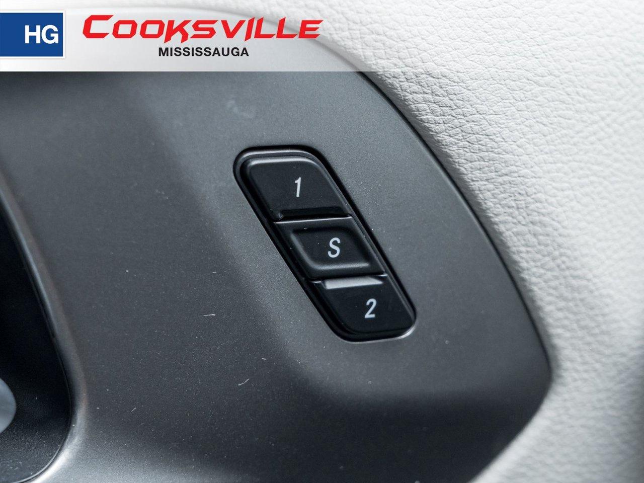 2024 Chrysler Pacifica TOURING-L FWD Photo