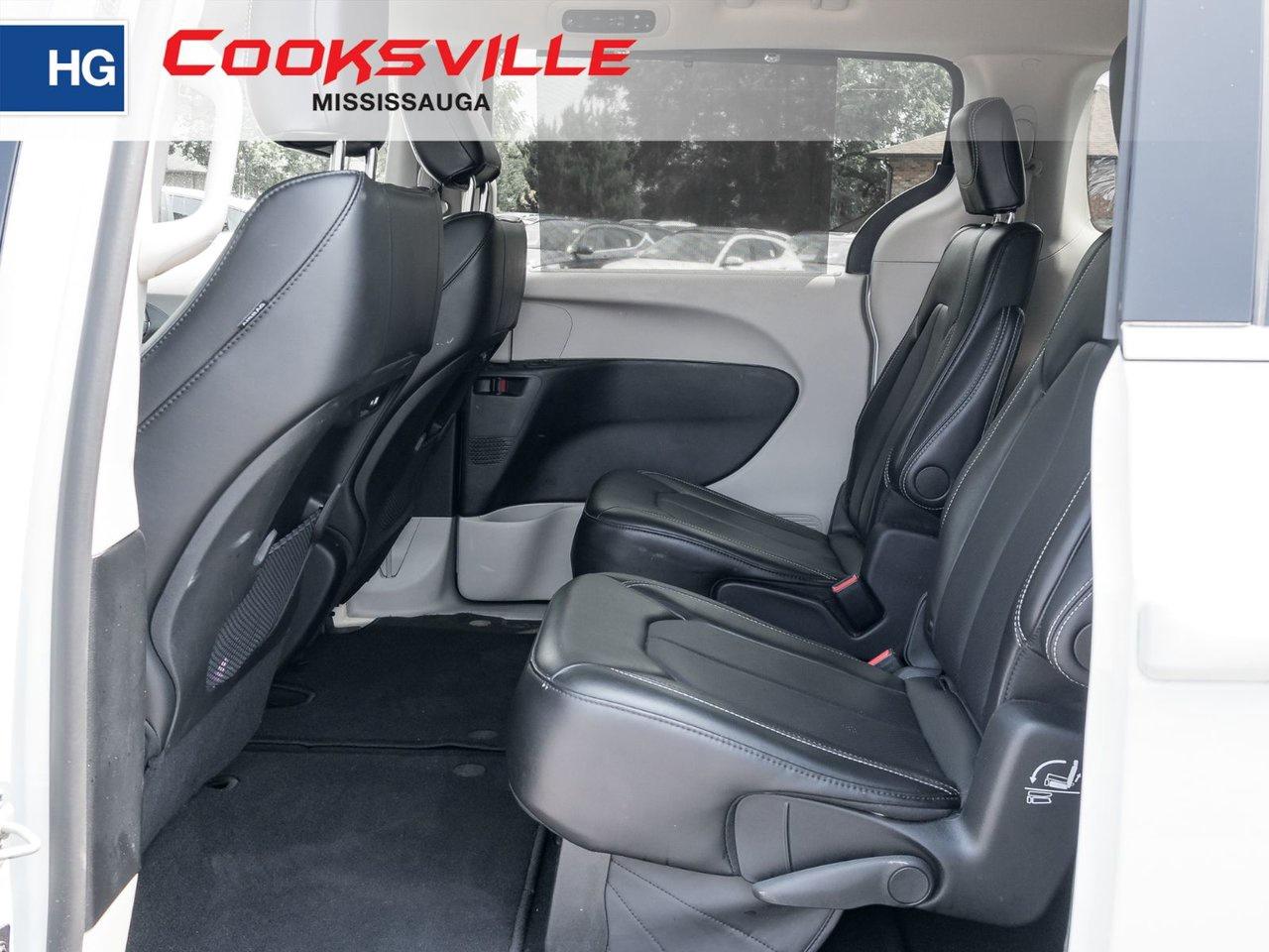 2024 Chrysler Pacifica TOURING-L FWD Photo