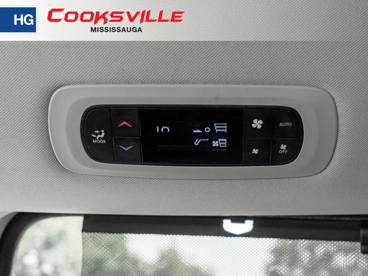 2024 Chrysler Pacifica TOURING-L FWD Photo