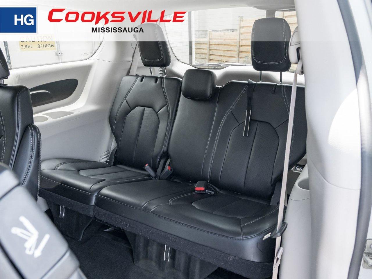 2024 Chrysler Pacifica TOURING-L FWD Photo