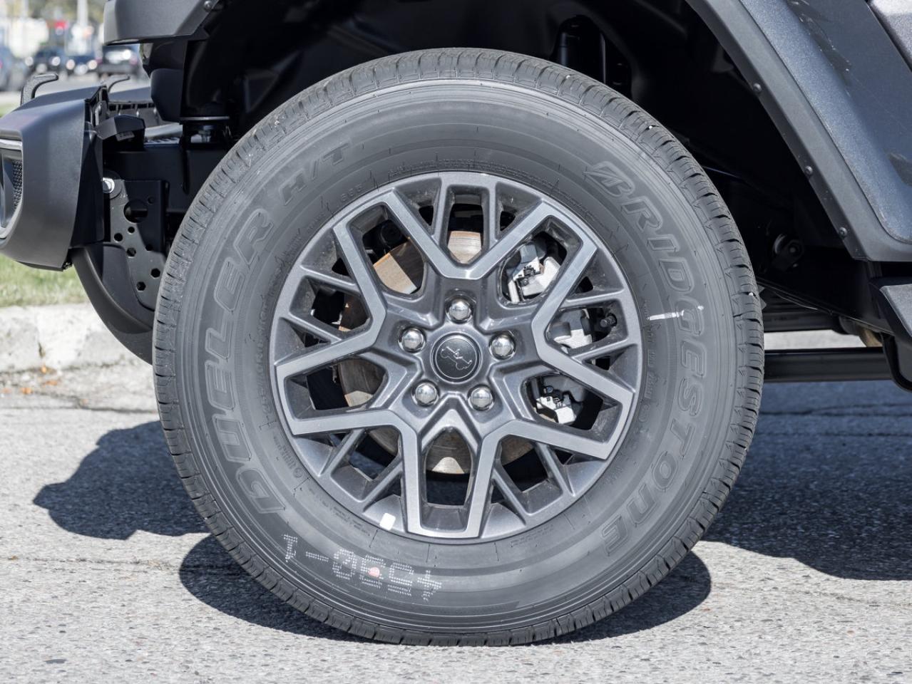 2025 Jeep Wrangler 4-Door SAHARA Photo