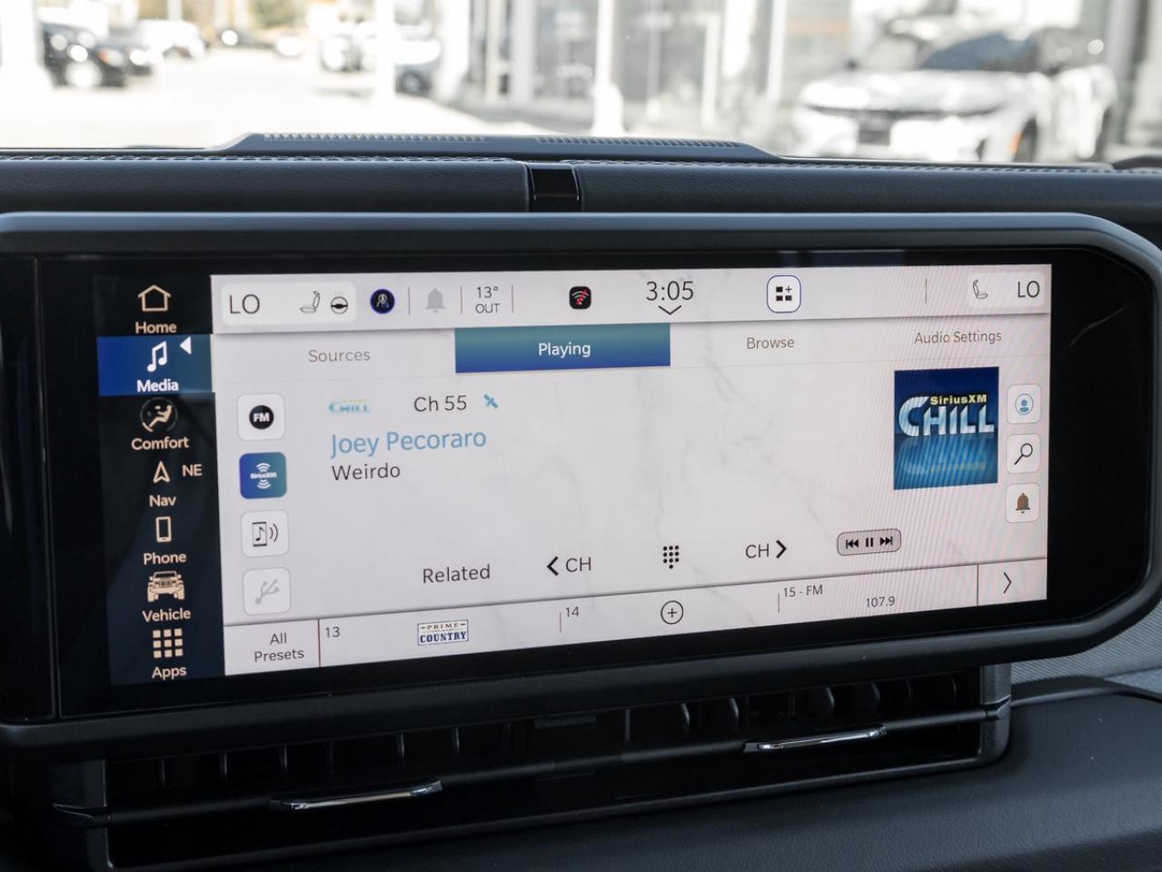 2025 Jeep Wrangler 4-Door SAHARA Photo