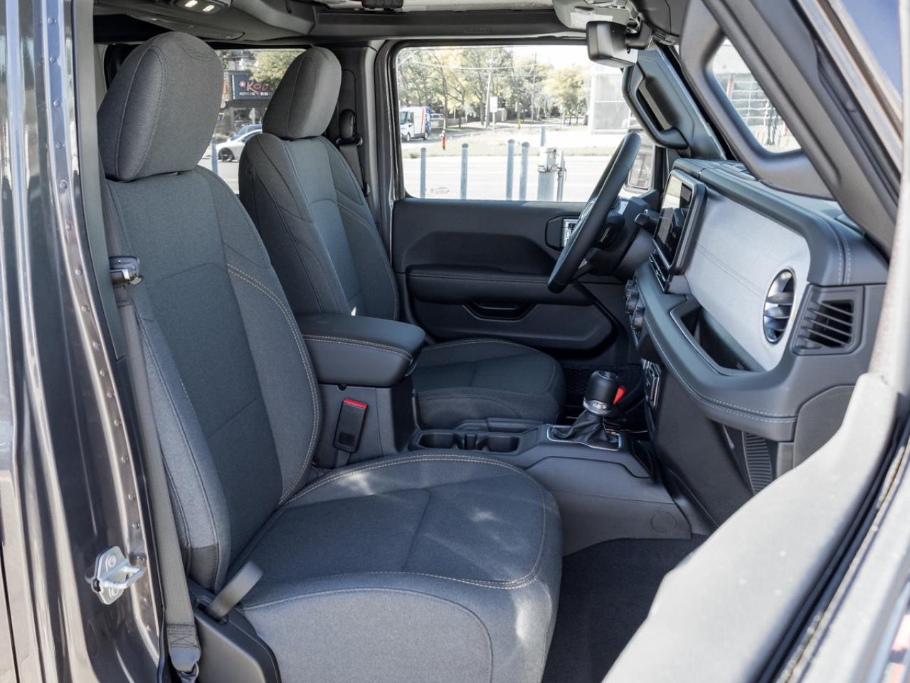 2025 Jeep Wrangler 4-Door SAHARA Photo