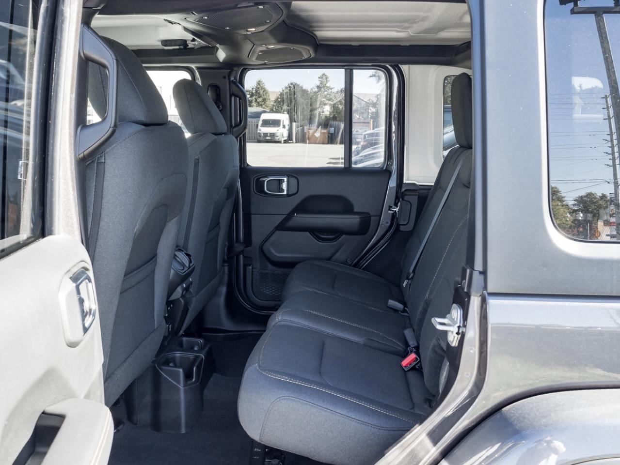 2025 Jeep Wrangler 4-Door SAHARA Photo