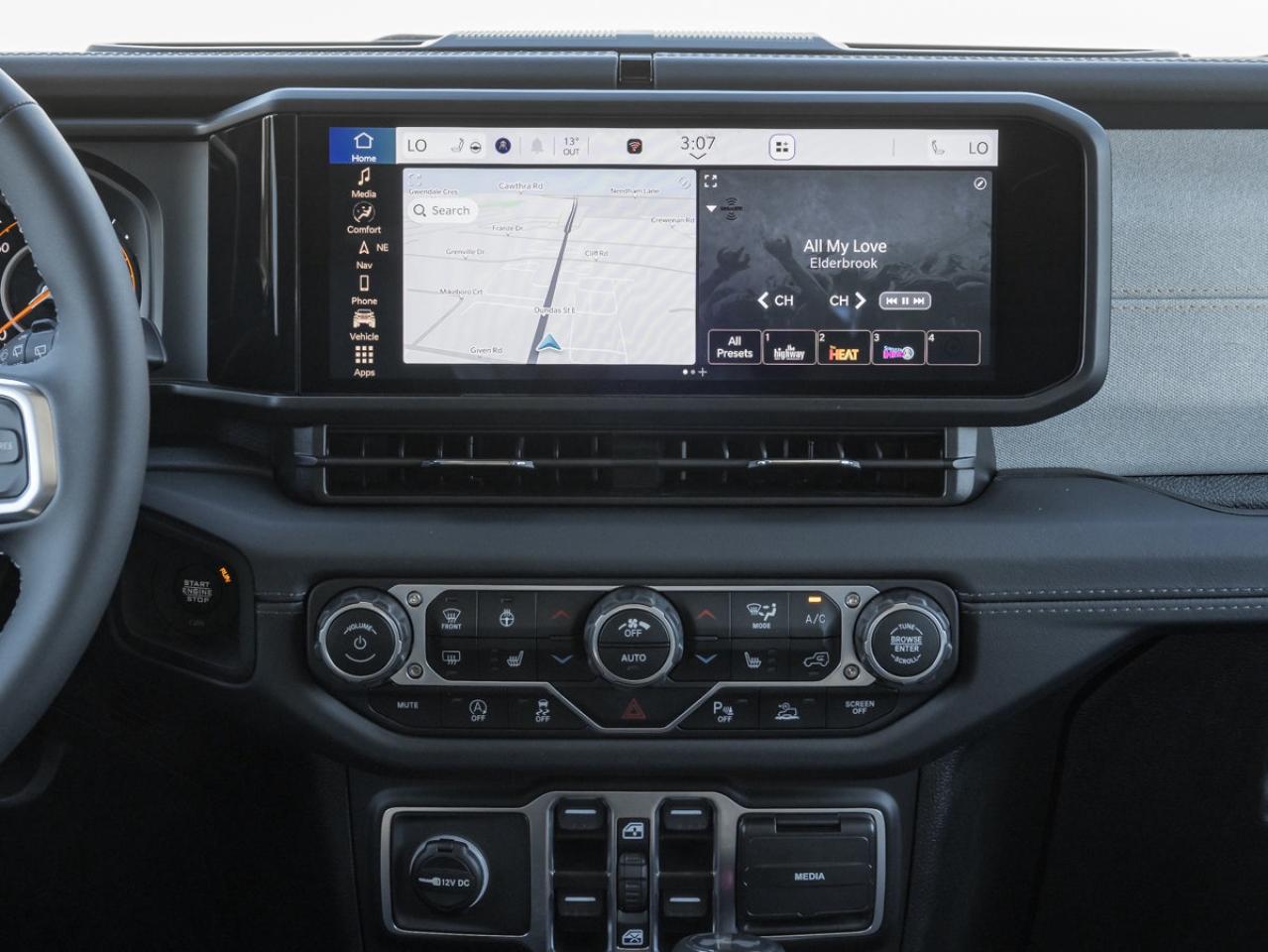 2025 Jeep Wrangler 4-Door SAHARA Photo