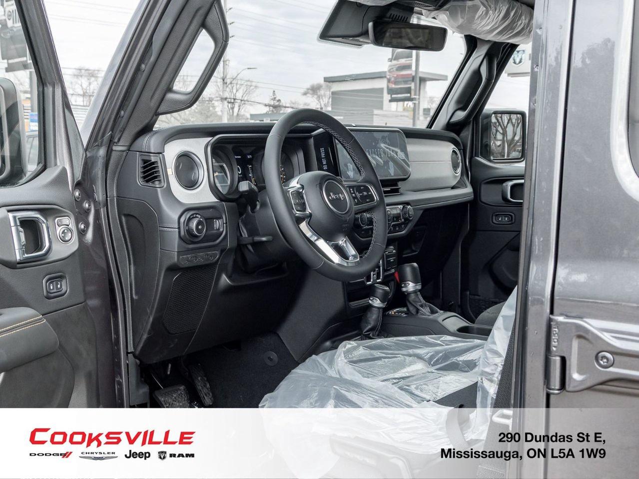 2025 Jeep Wrangler 4-Door SAHARA Photo