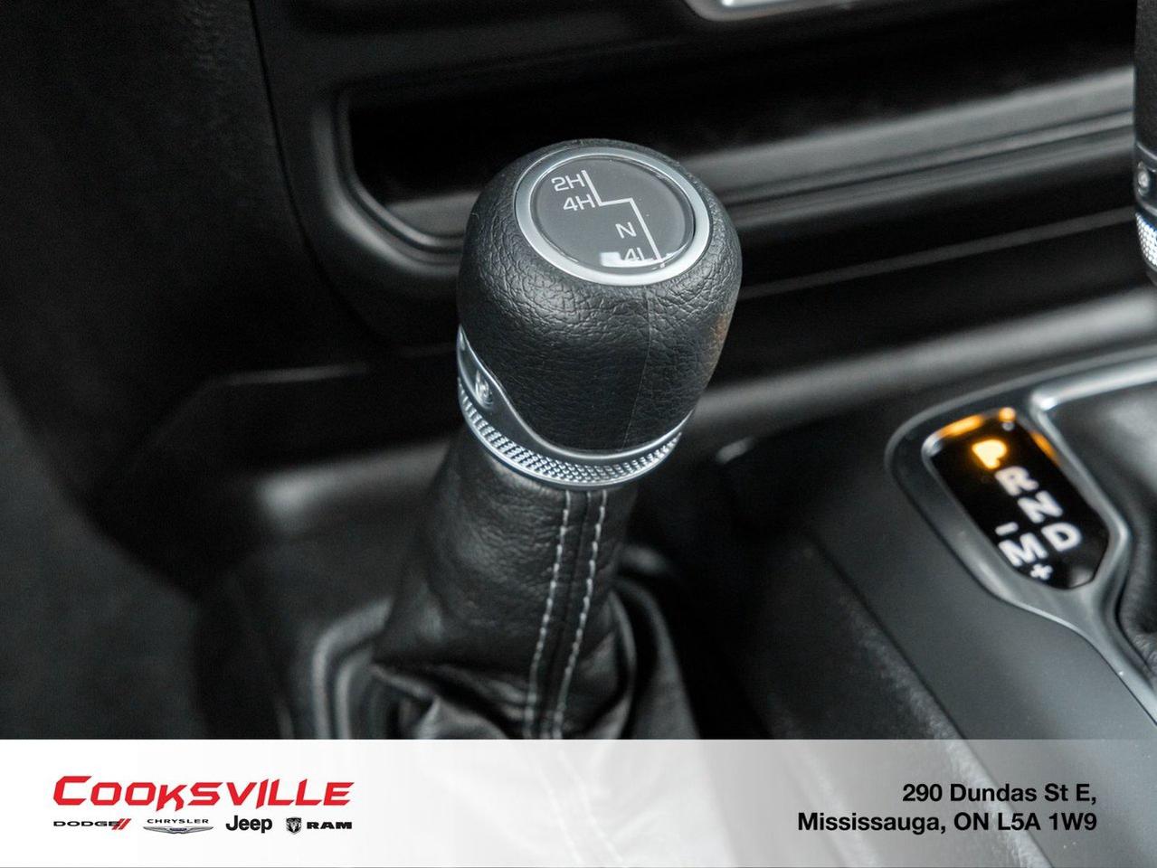 2025 Jeep Wrangler 4-Door SAHARA Photo