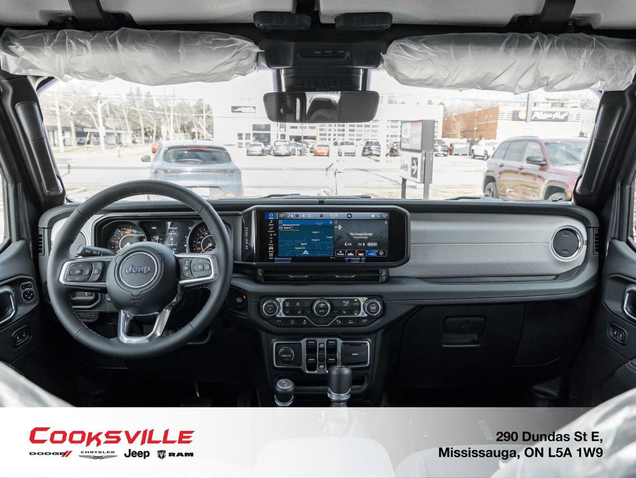 2025 Jeep Wrangler 4-Door SAHARA Photo