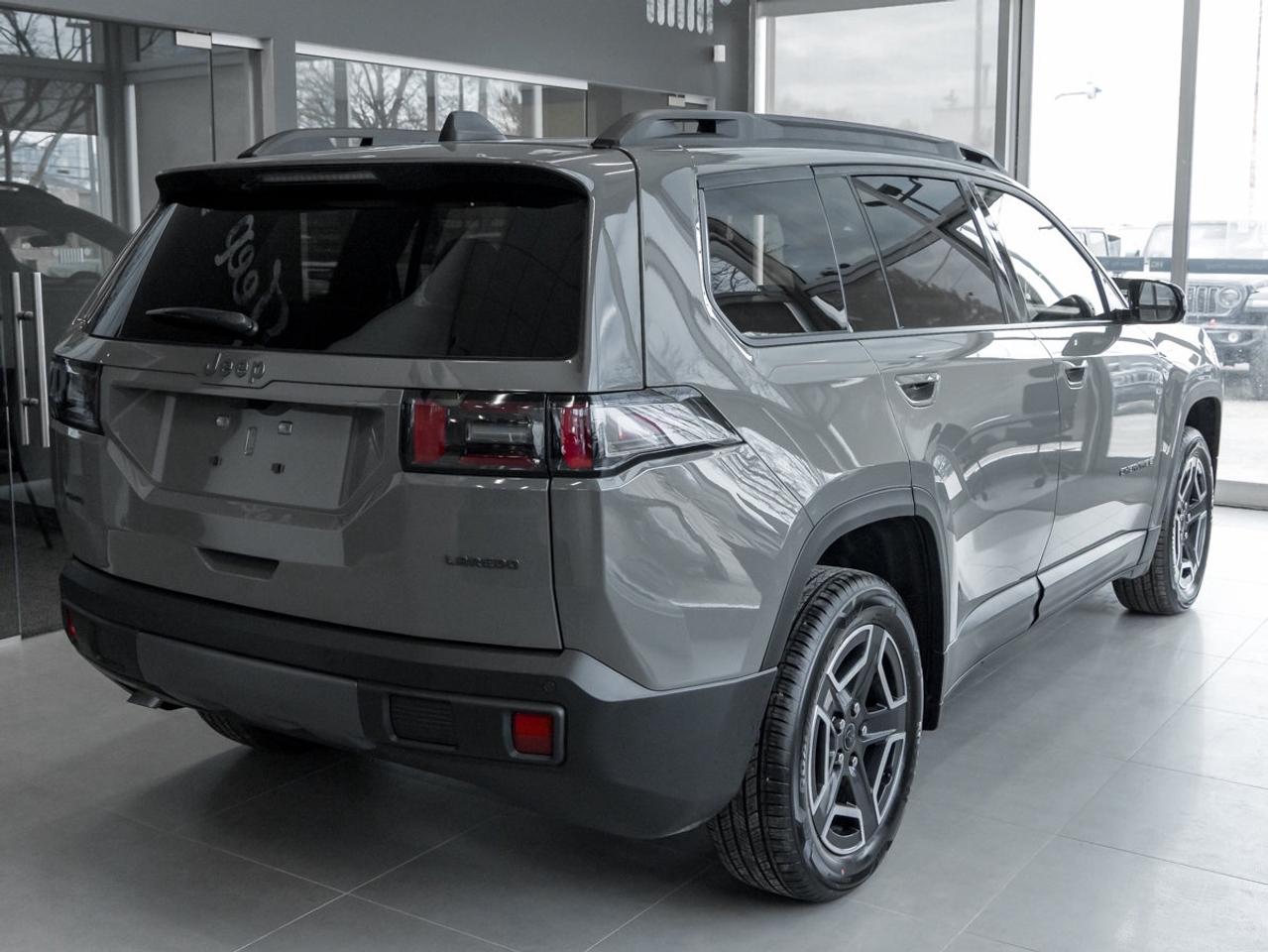 2026 Jeep Cherokee laredo Photo4