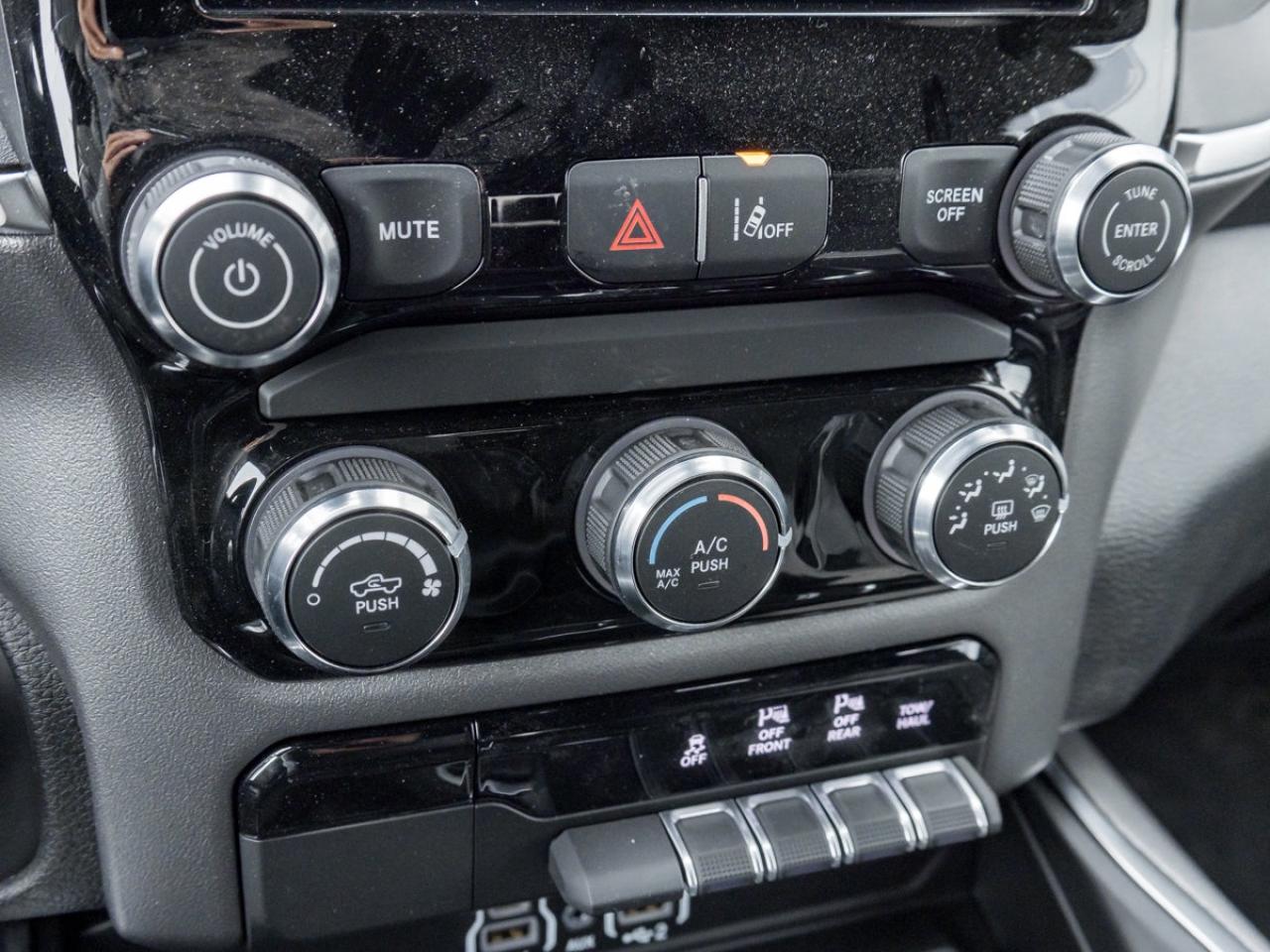 2026 RAM 1500 Express Photo